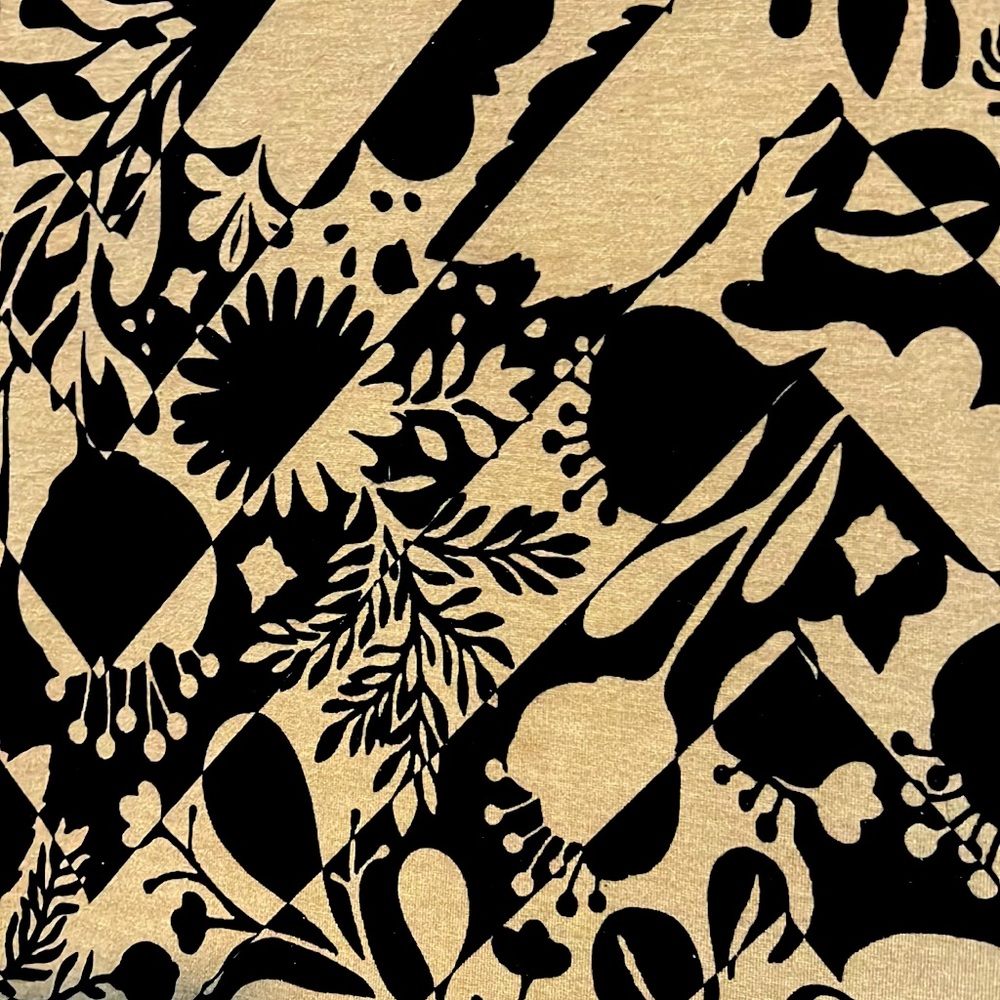 Lularoe Perfect T - Picture 2 of 3
